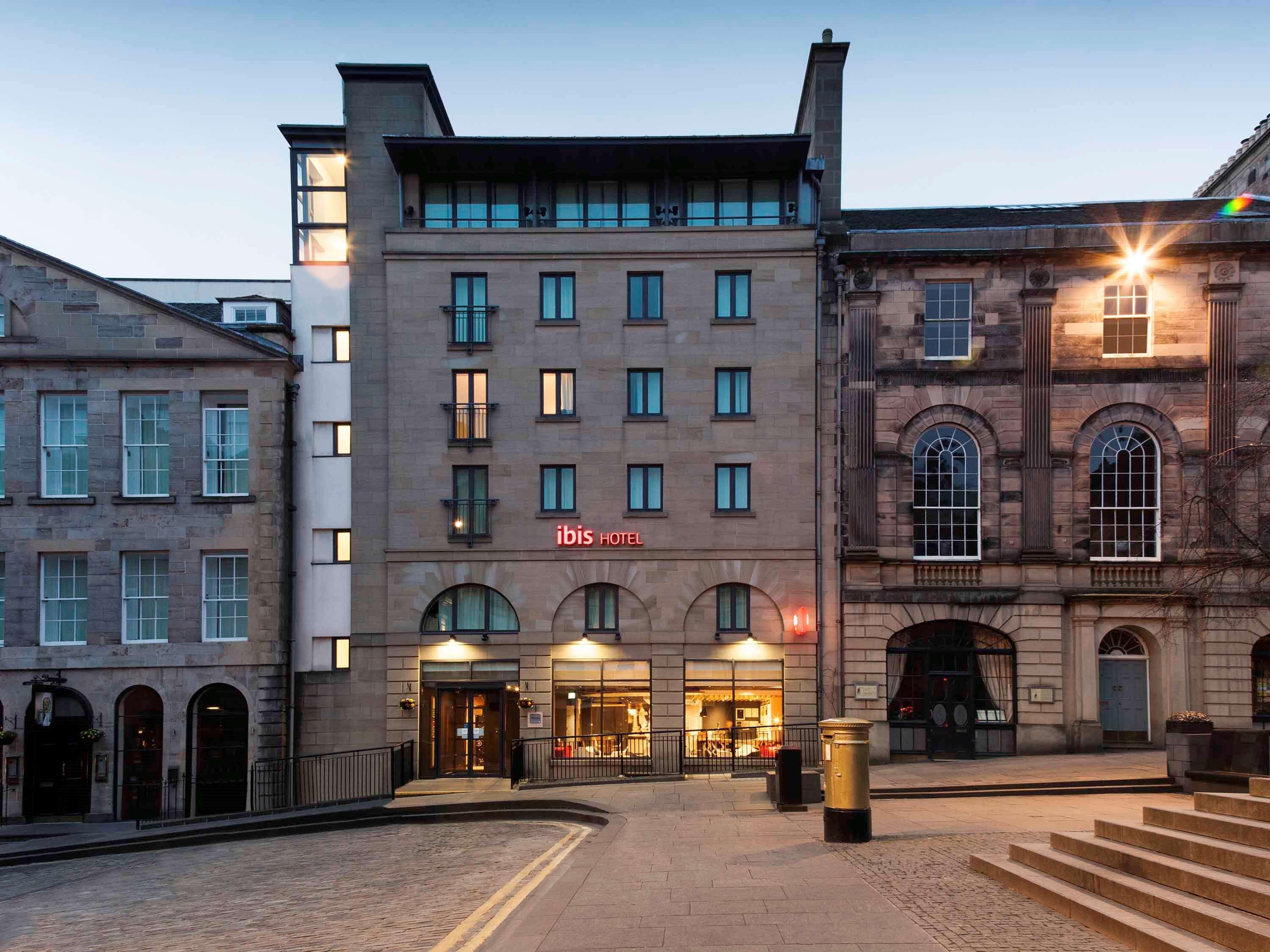 Ibis Edinburgh Centre Royal Mile - Hunter Square Hotel Bagian luar foto